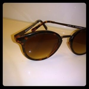 Isaac Mizrahi IM31240 Women's Sunglasses